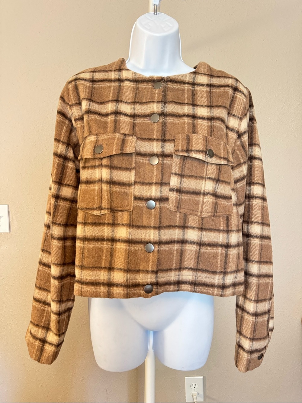 Plaid Crop Shacket Jacket in Brown, L NWT